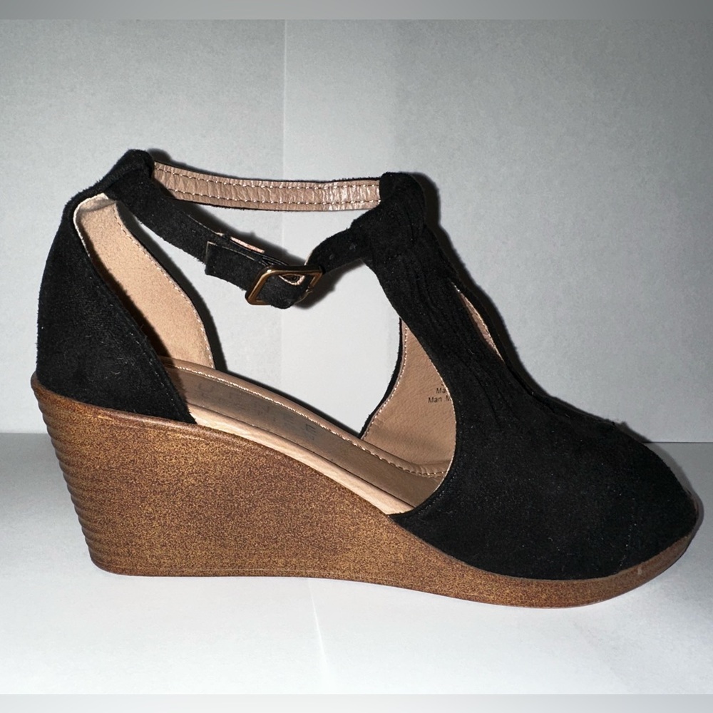 Journee Collection, 5 1/2 WD, Black